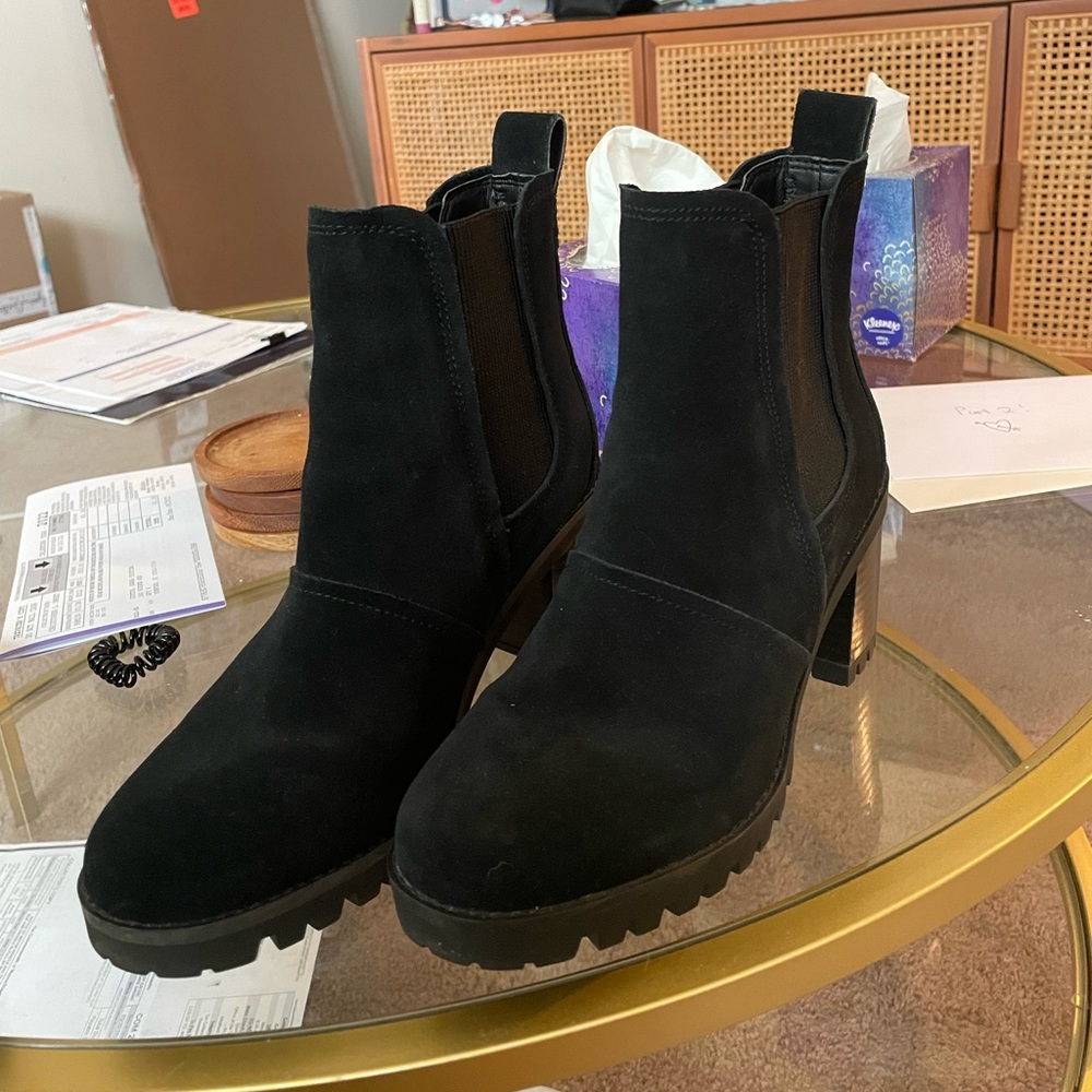 Ugg black heeled boots size 6.5